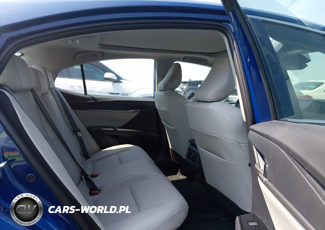 2026 Toyota Camry Xle VIN:4T1DAACKXTU317360 - 8