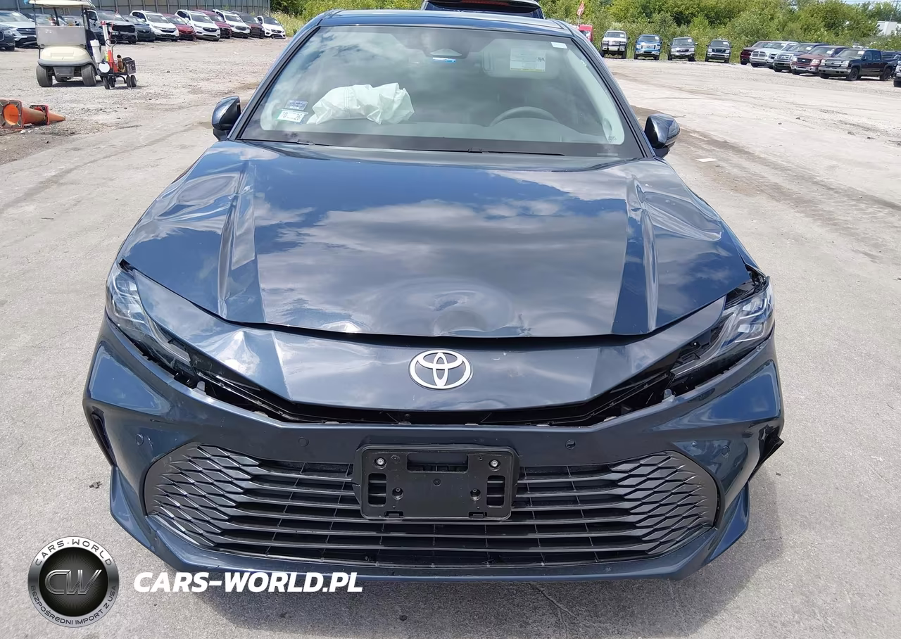 2026 Toyota Camry Xle VIN:4T1DBADK3TU555191 - 12