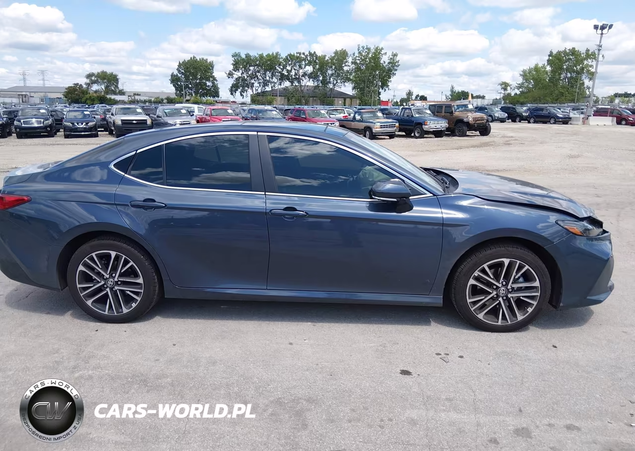 2026 Toyota Camry Xle VIN:4T1DBADK3TU555191 - 13