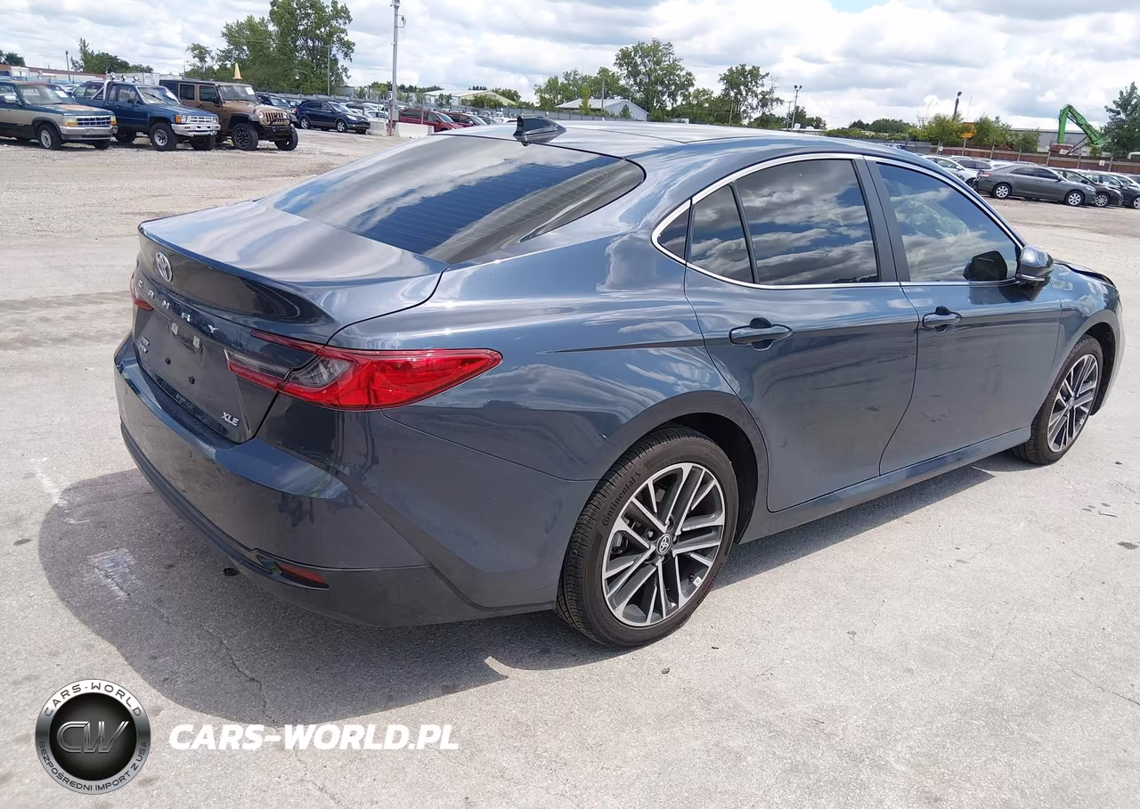 2026 Toyota Camry Xle VIN:4T1DBADK3TU555191 - 4