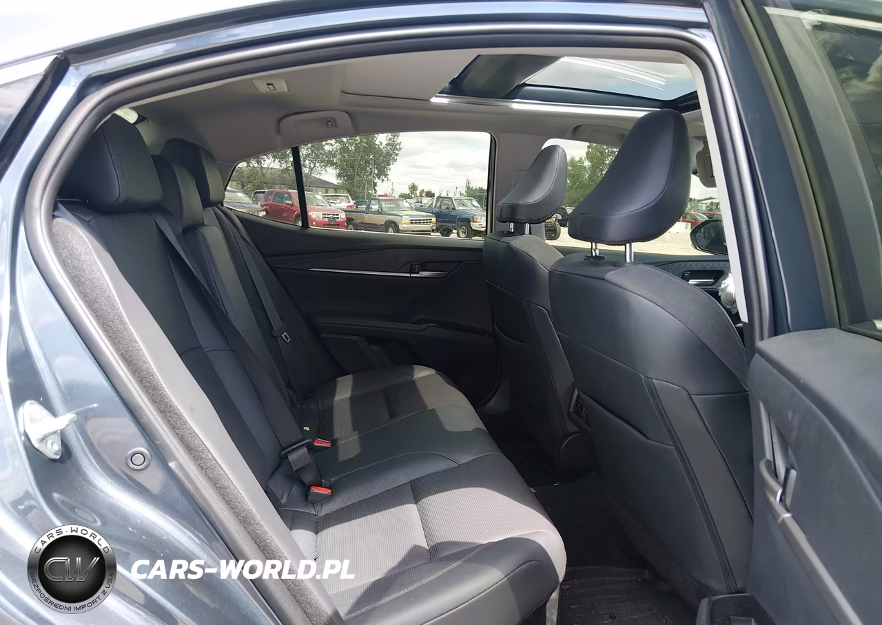 2026 Toyota Camry Xle VIN:4T1DBADK3TU555191 - 8