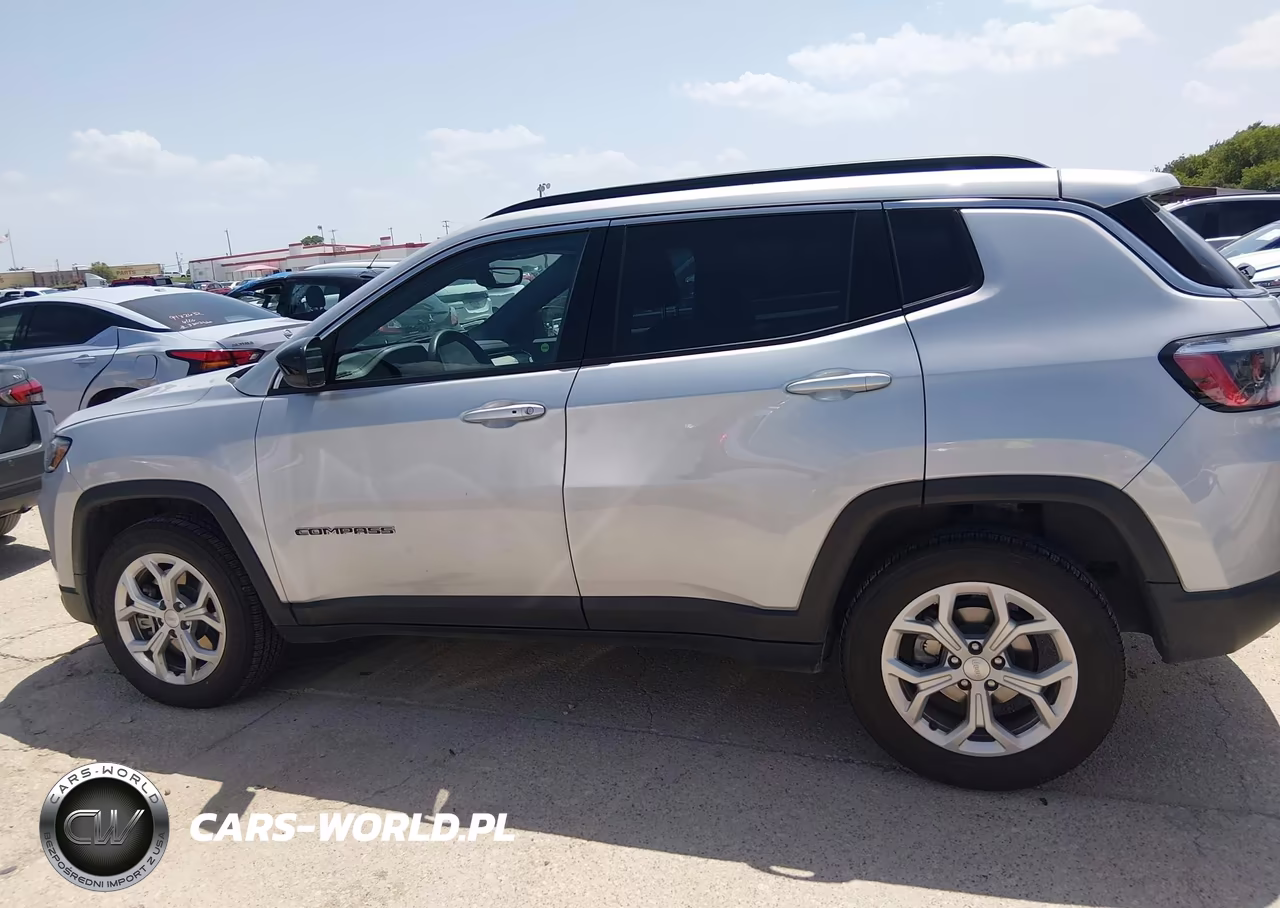 2024 Jeep Compass Latitude 4X4 VIN:3C4NJDBN4RT106955 - 14
