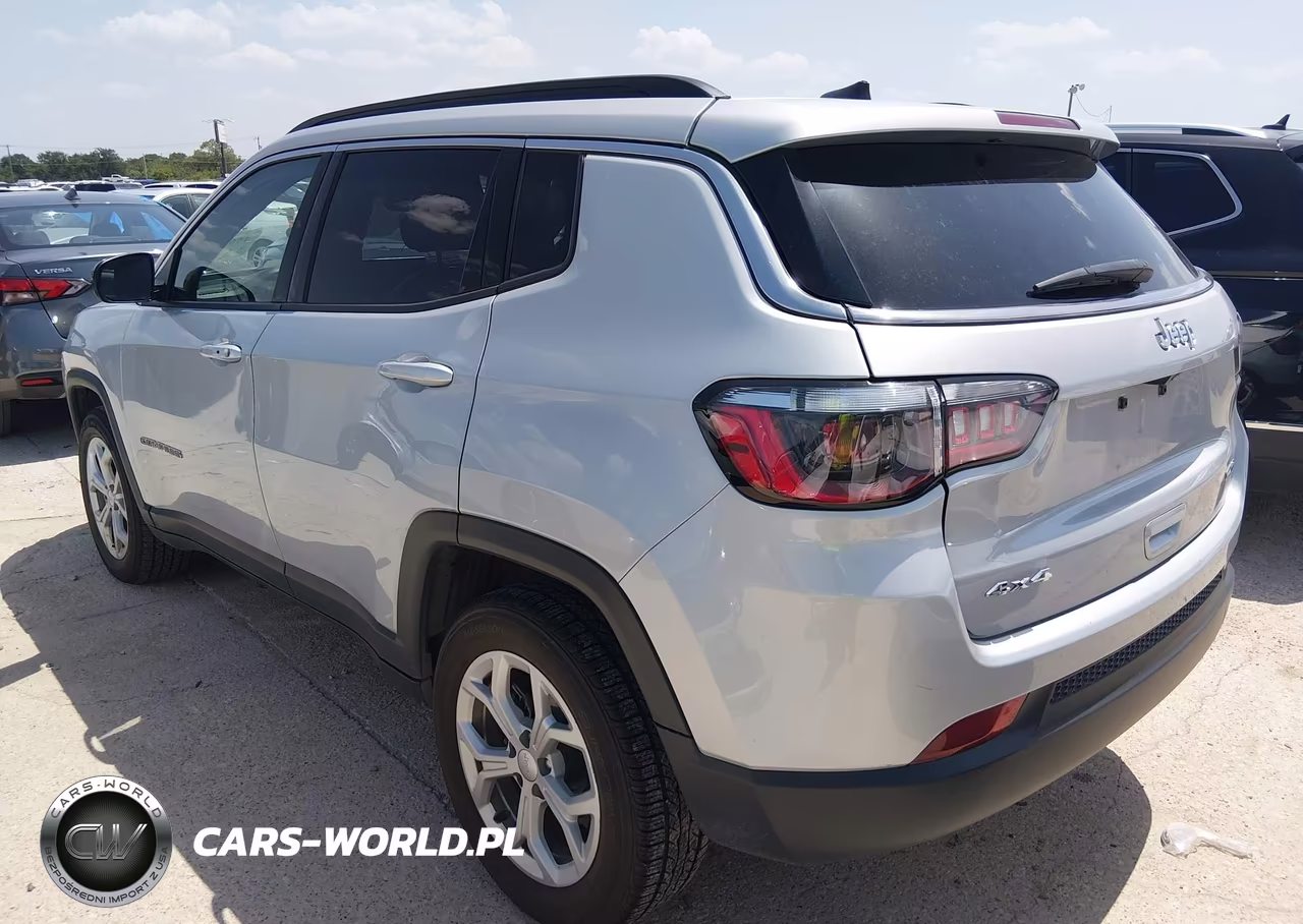 2024 Jeep Compass Latitude 4X4 VIN:3C4NJDBN4RT106955 - 3
