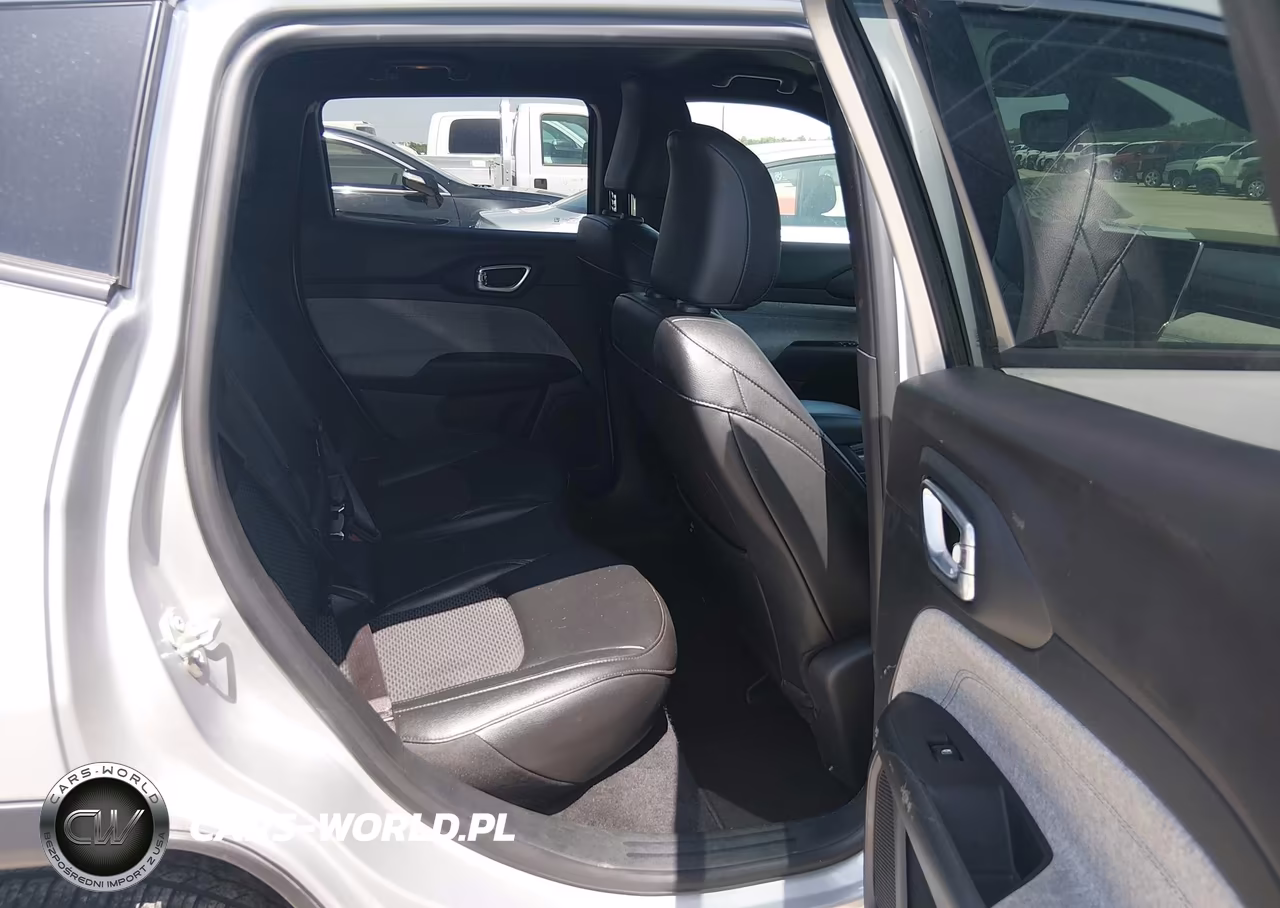 2024 Jeep Compass Latitude 4X4 VIN:3C4NJDBN4RT106955 - 8