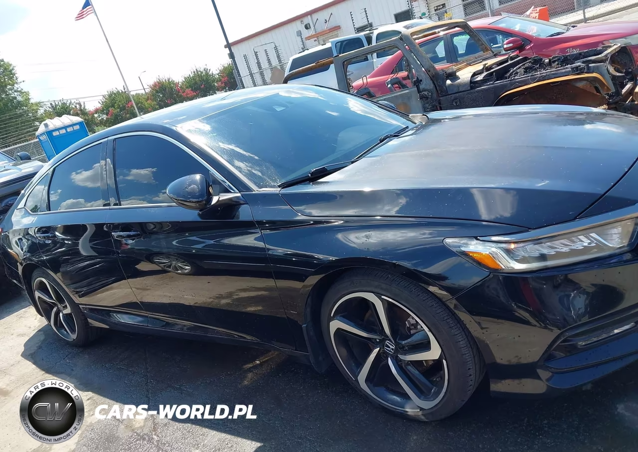 2018 Honda Accord Sport VIN:1HGCV1F3XJA158512 - 13