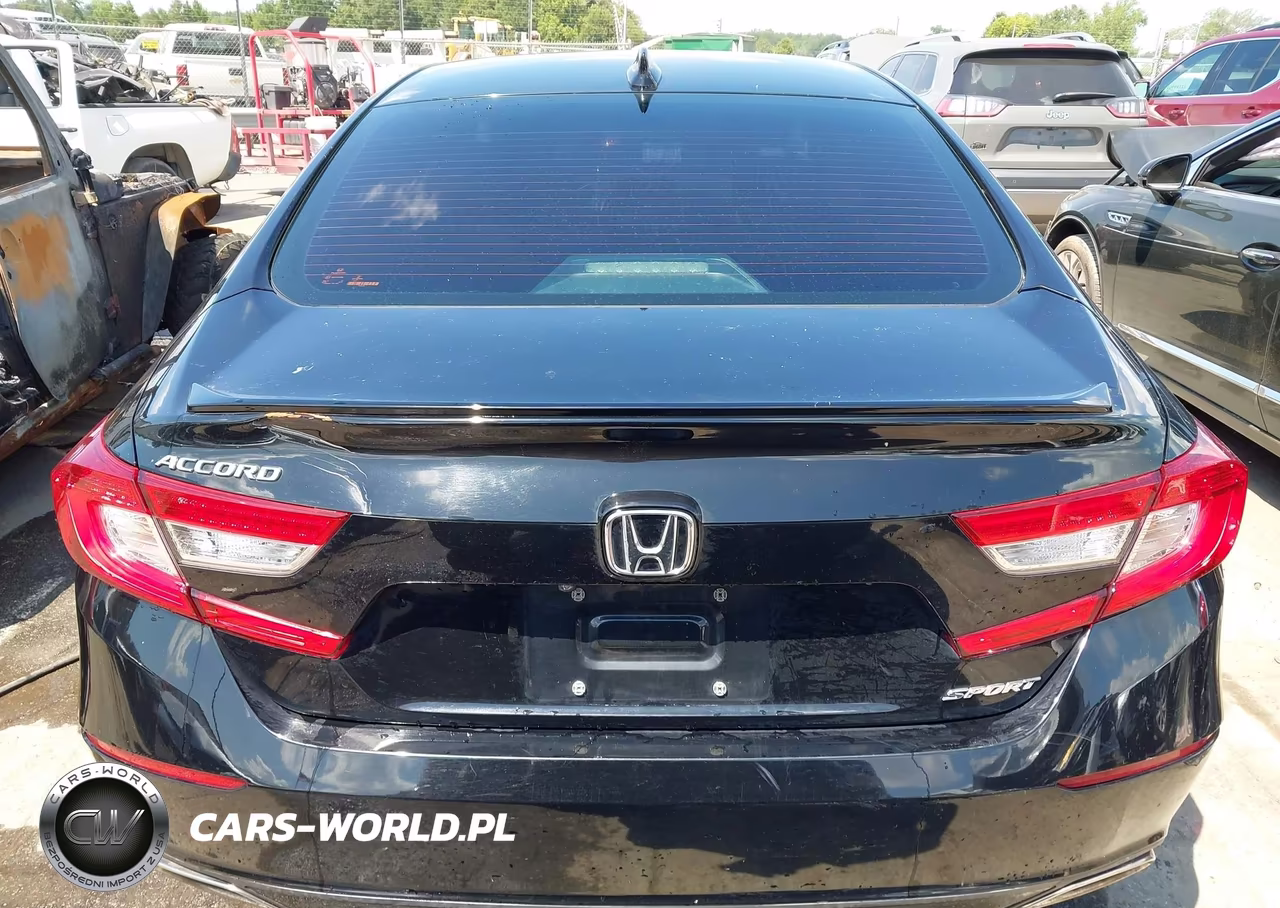 2018 Honda Accord Sport VIN:1HGCV1F3XJA158512 - 16