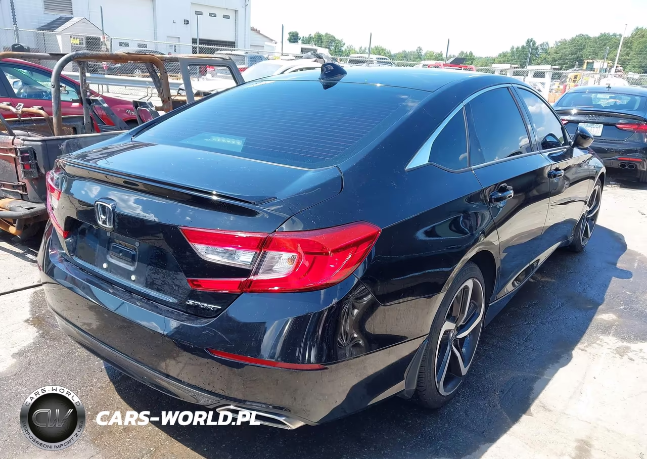 2018 Honda Accord Sport VIN:1HGCV1F3XJA158512 - 4