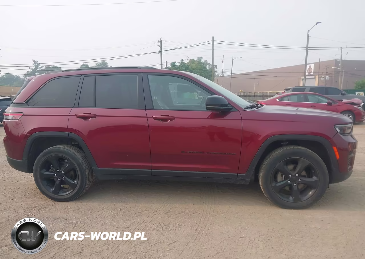 2023 Jeep Grand Cherokee Altitude 4X4 VIN:1C4RJHAG0PC629815 - 13