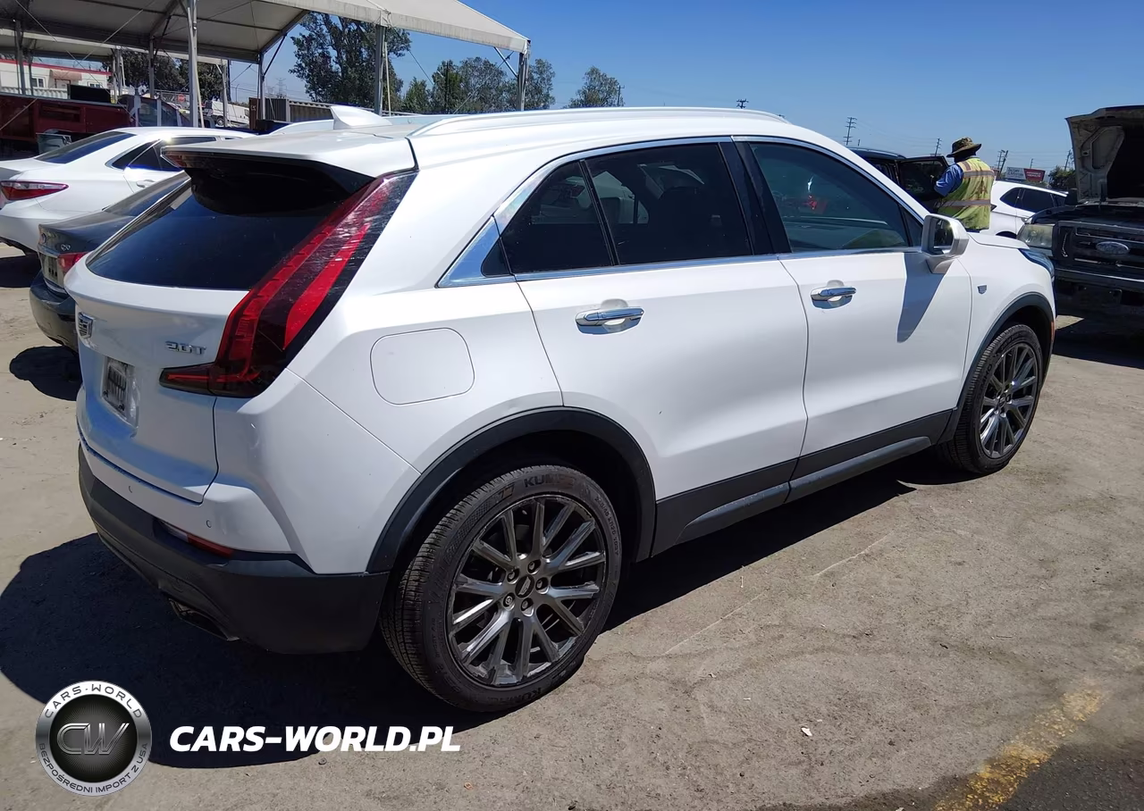 2019 Cadillac Xt4 Luxury VIN:1GYAZAR45KF117301 - 4