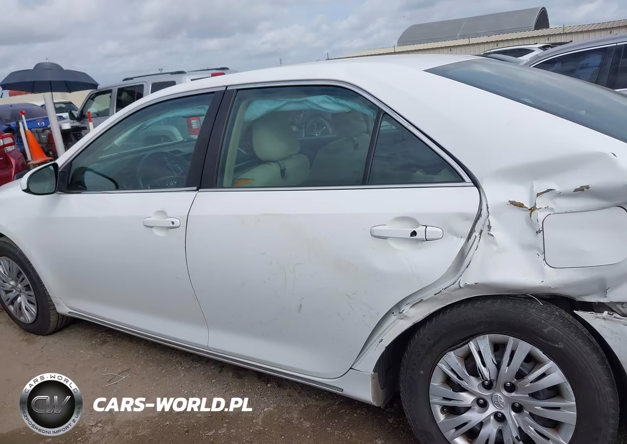 2014 Toyota Camry Le VIN:4T4BF1FK6ER366438 - 15