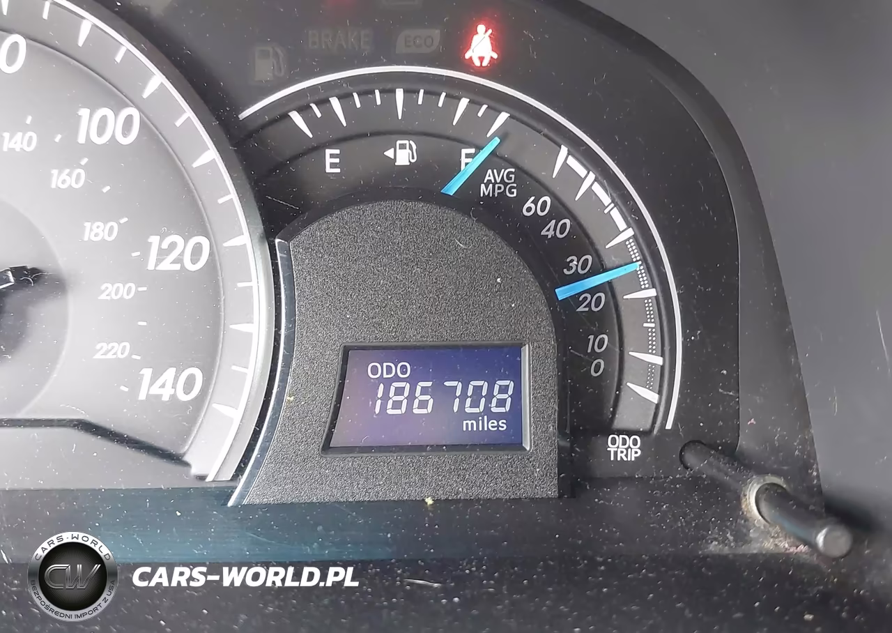 2014 Toyota Camry Le VIN:4T4BF1FK6ER366438 - 16