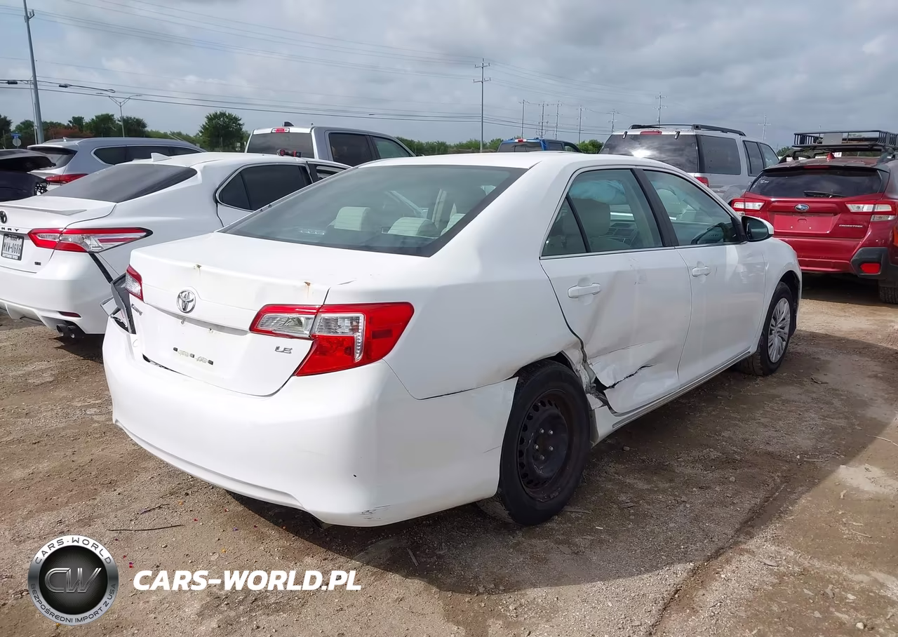 2014 Toyota Camry Le VIN:4T4BF1FK6ER366438 - 4
