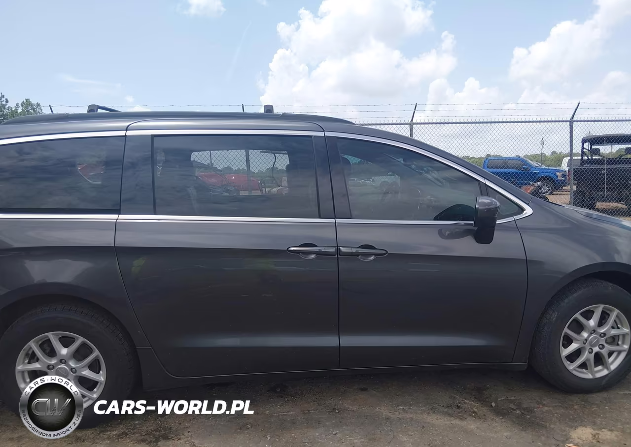 2020 Chrysler Voyager Lxi VIN:2C4RC1DG3LR156989 - 14