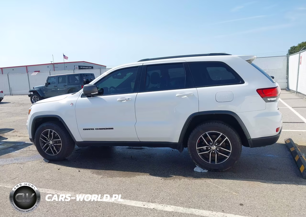 2017 Jeep Grand Cherokee Trailhawk VIN:1C4RJFLG1HC601637 - 14