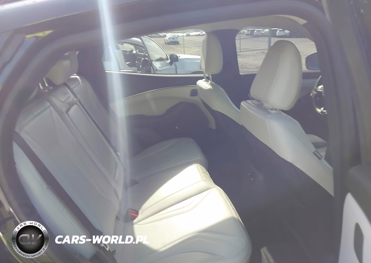 2022 Ford Mustang Mach-E Premium VIN:3FMTK3RM9NMA38941 - 8