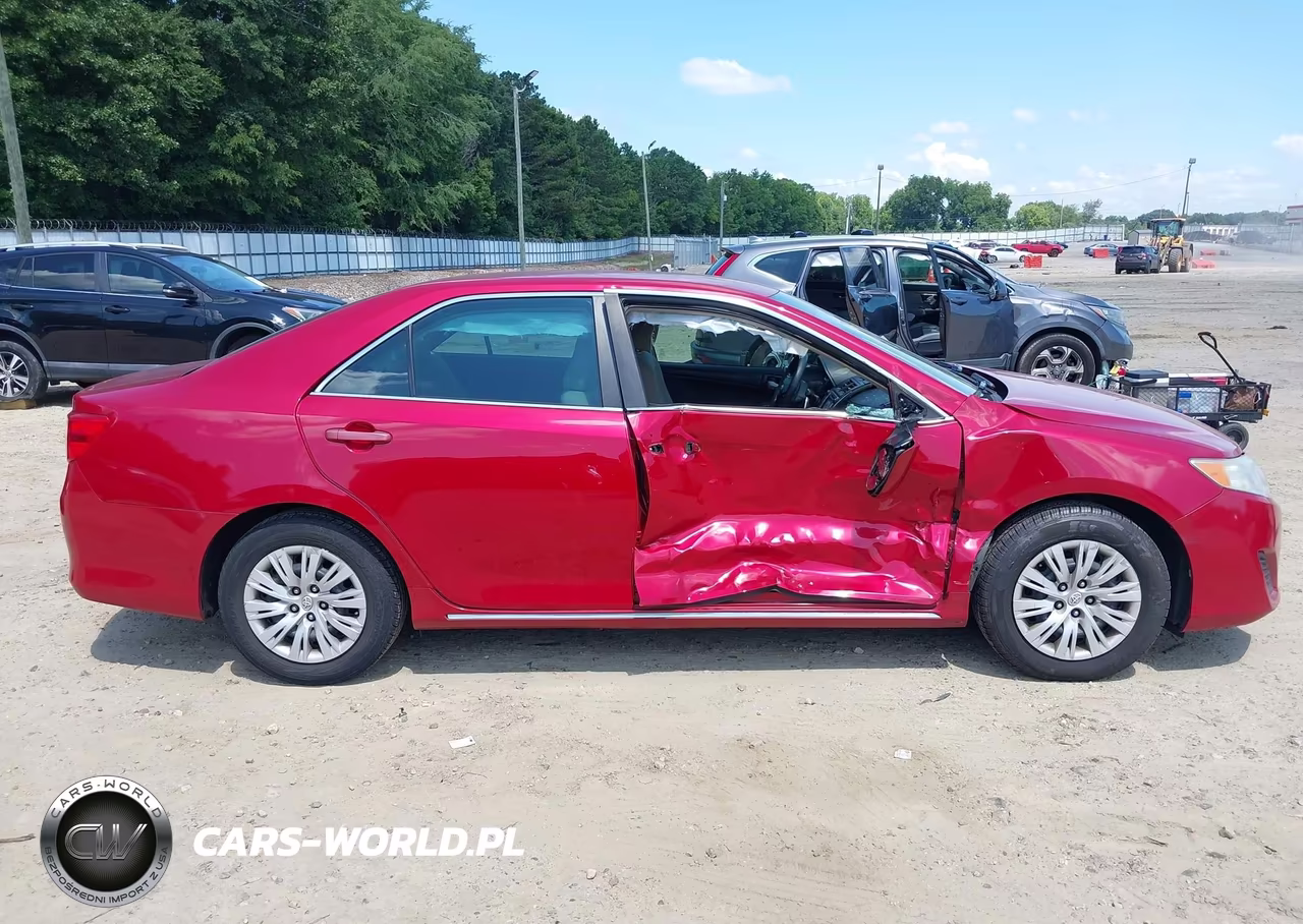 2013 Toyota Camry Le VIN:4T1BF1FKXDU695586 - 13