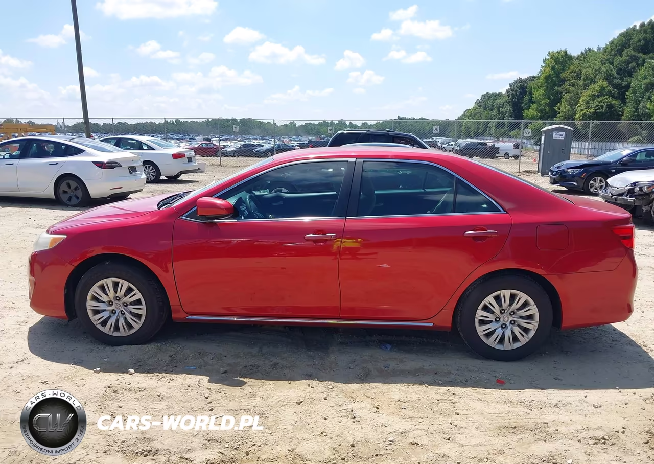 2013 Toyota Camry Le VIN:4T1BF1FKXDU695586 - 14
