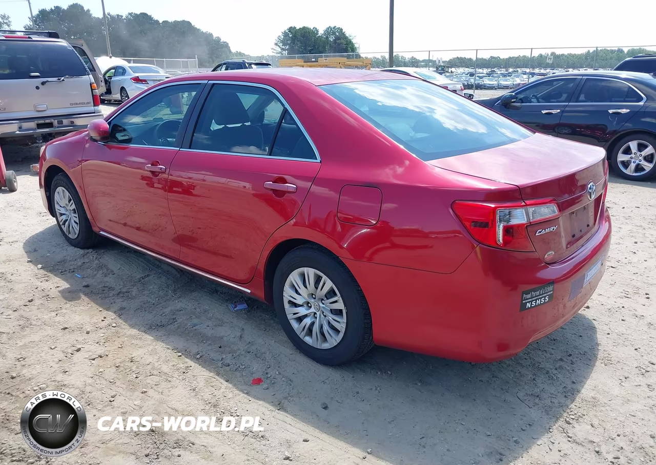 2013 Toyota Camry Le VIN:4T1BF1FKXDU695586 - 3