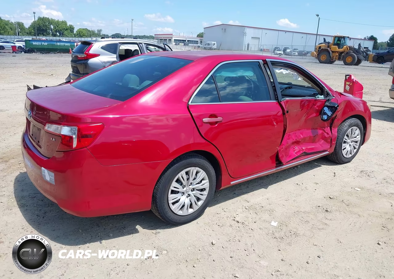 2013 Toyota Camry Le VIN:4T1BF1FKXDU695586 - 4
