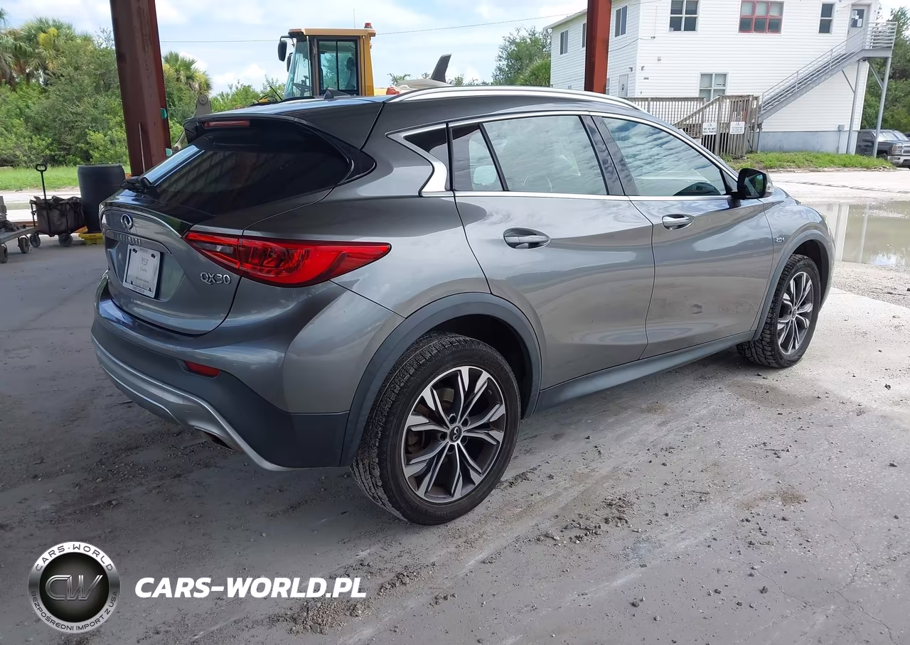 2018 Infiniti Qx30 Luxury VIN:SJKCH5CR3JA050767 - 4