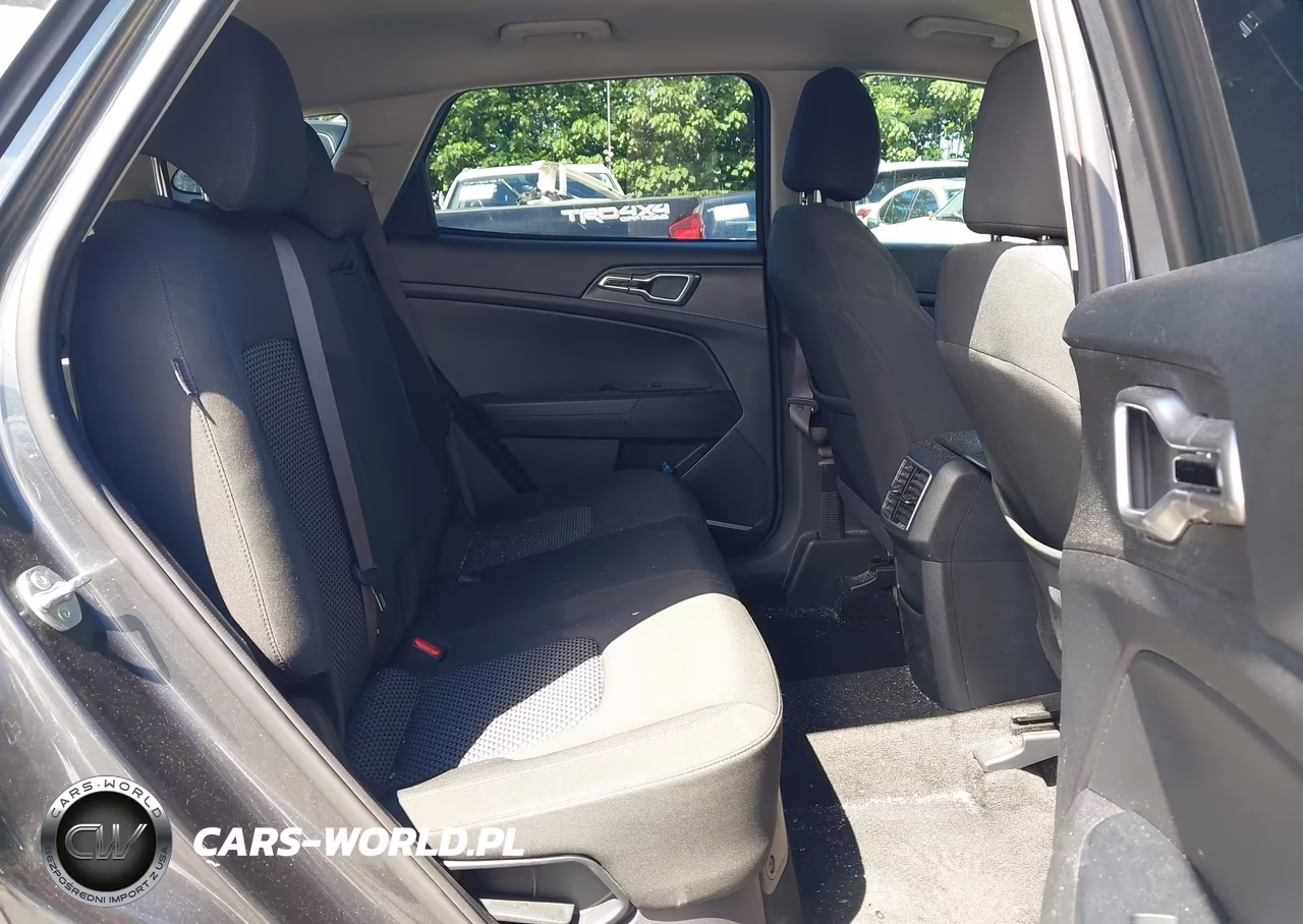 2025 Kia Sportage Hybrid Lx VIN:KNDPU3DG4S7176748 - 8