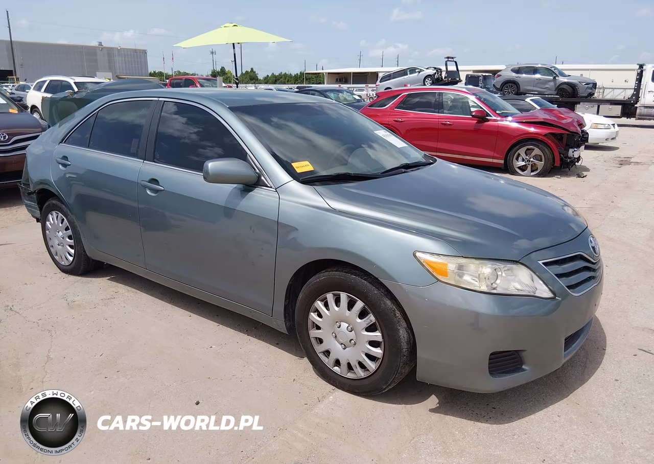 TOYOTA CAMRY