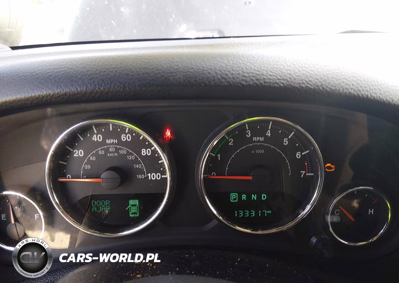 2015 Jeep Wrangler Unlimited Sahara VIN:1C4HJWEGXFL526894 - 7