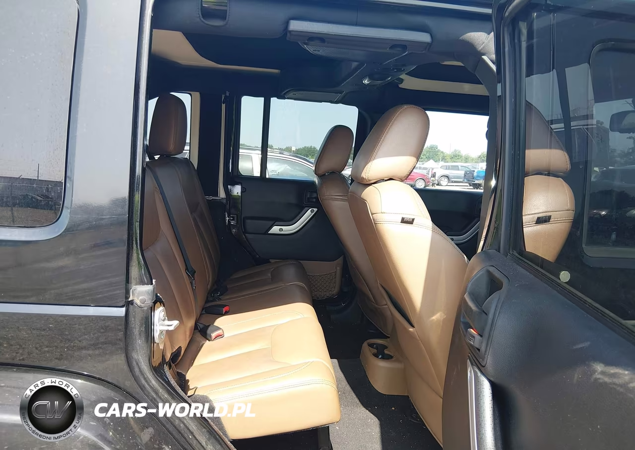 2015 Jeep Wrangler Unlimited Sahara VIN:1C4HJWEGXFL526894 - 8