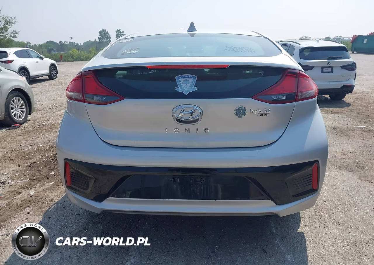 2018 Hyundai Ioniq Hybrid Blue VIN:KMHC65LC2JU072693 - 16