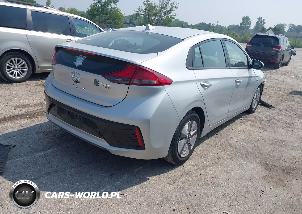 2018 Hyundai Ioniq Hybrid Blue VIN:KMHC65LC2JU072693 - 4