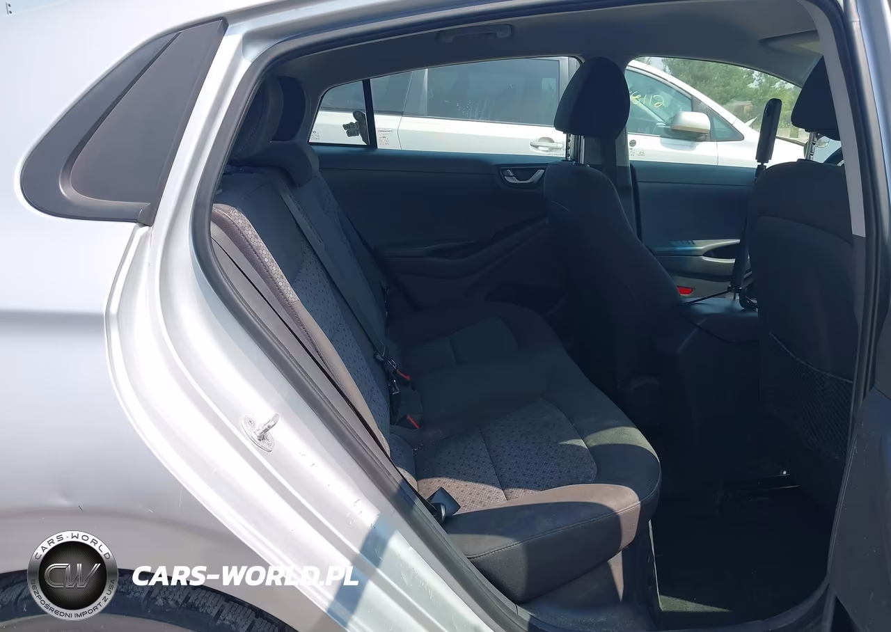 2018 Hyundai Ioniq Hybrid Blue VIN:KMHC65LC2JU072693 - 8