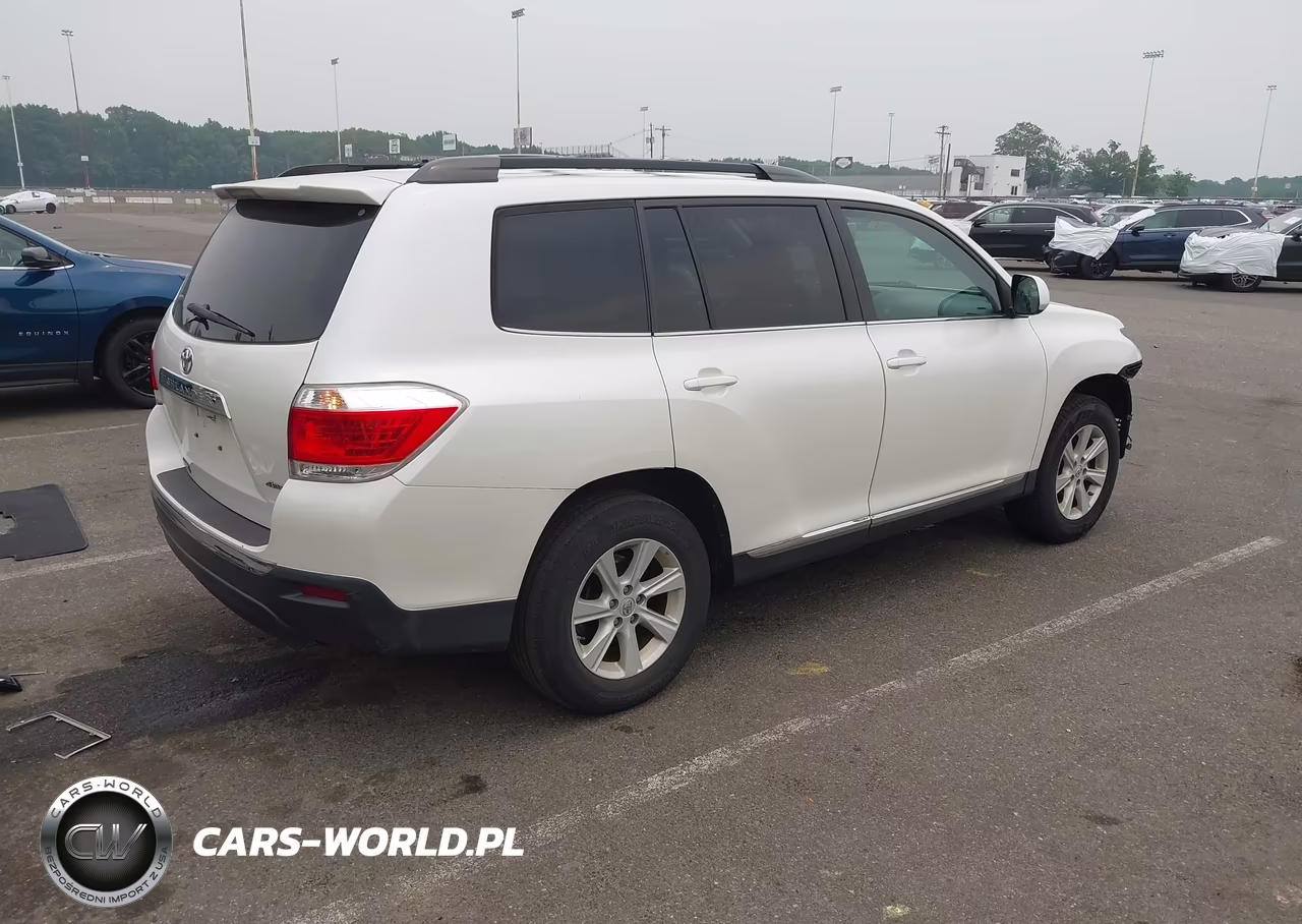 2013 Toyota Highlander Se V6 VIN:5TDBK3EH5DS257192 - 4