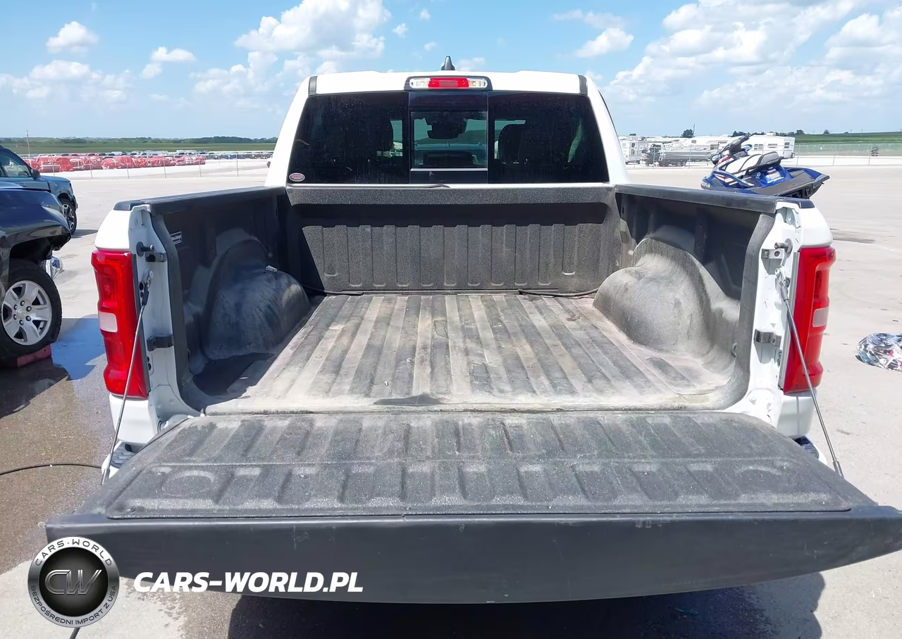 2025 Ram 1500 Laramie 4X4 5'7 Box VIN:1C6SRFJPXSN550123 - 17