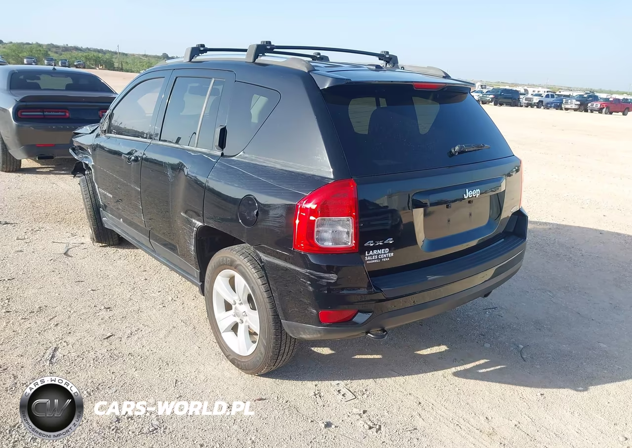 2013 Jeep Compass Latitude VIN:1C4NJDEB3DD280287 - 3