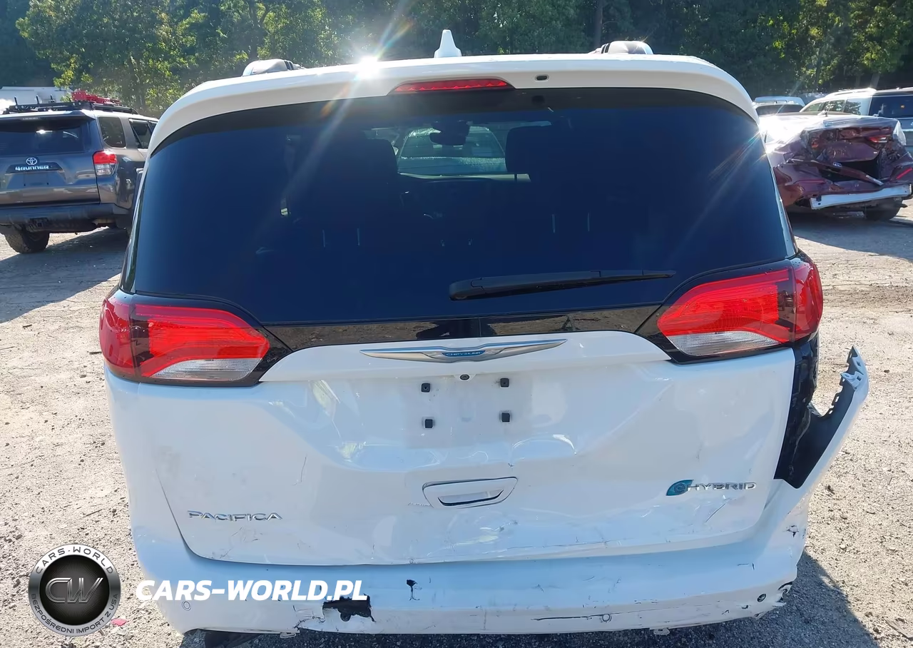 2020 Chrysler Pacifica Hybrid Limited VIN:2C4RC1N70LR127447 - 16