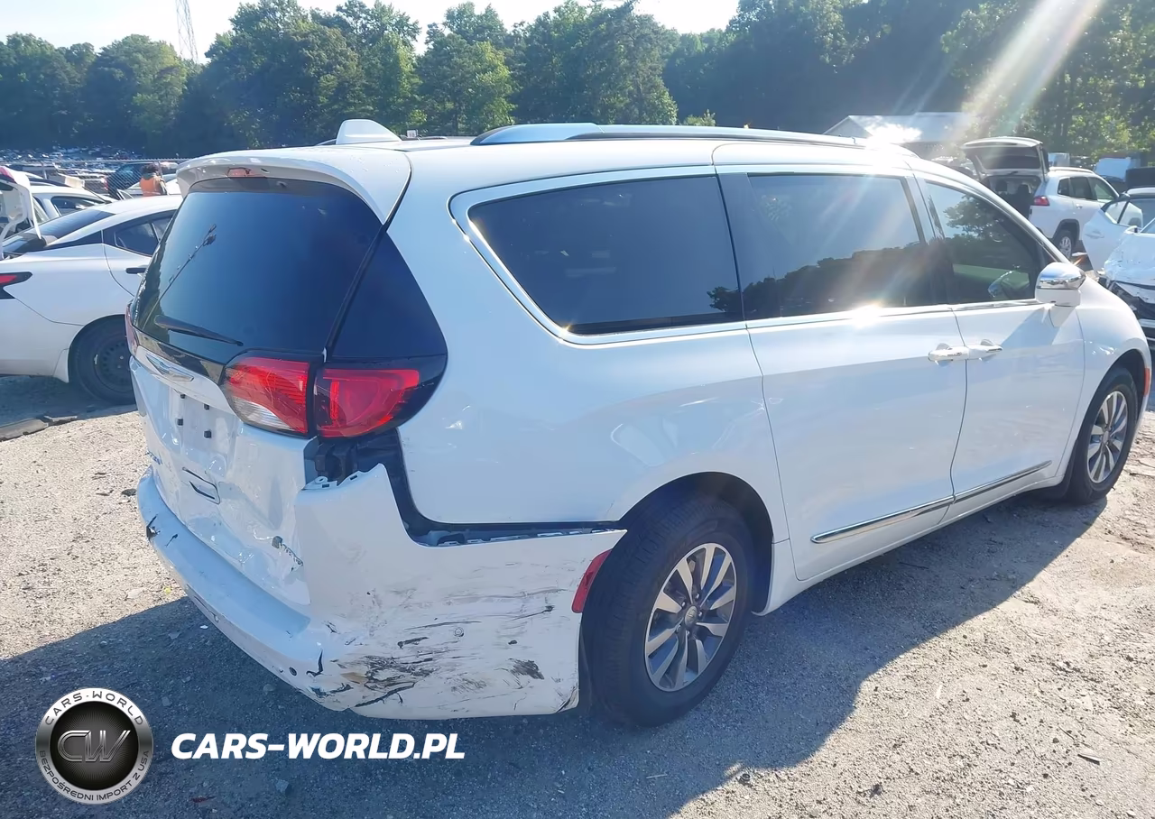 2020 Chrysler Pacifica Hybrid Limited VIN:2C4RC1N70LR127447 - 4