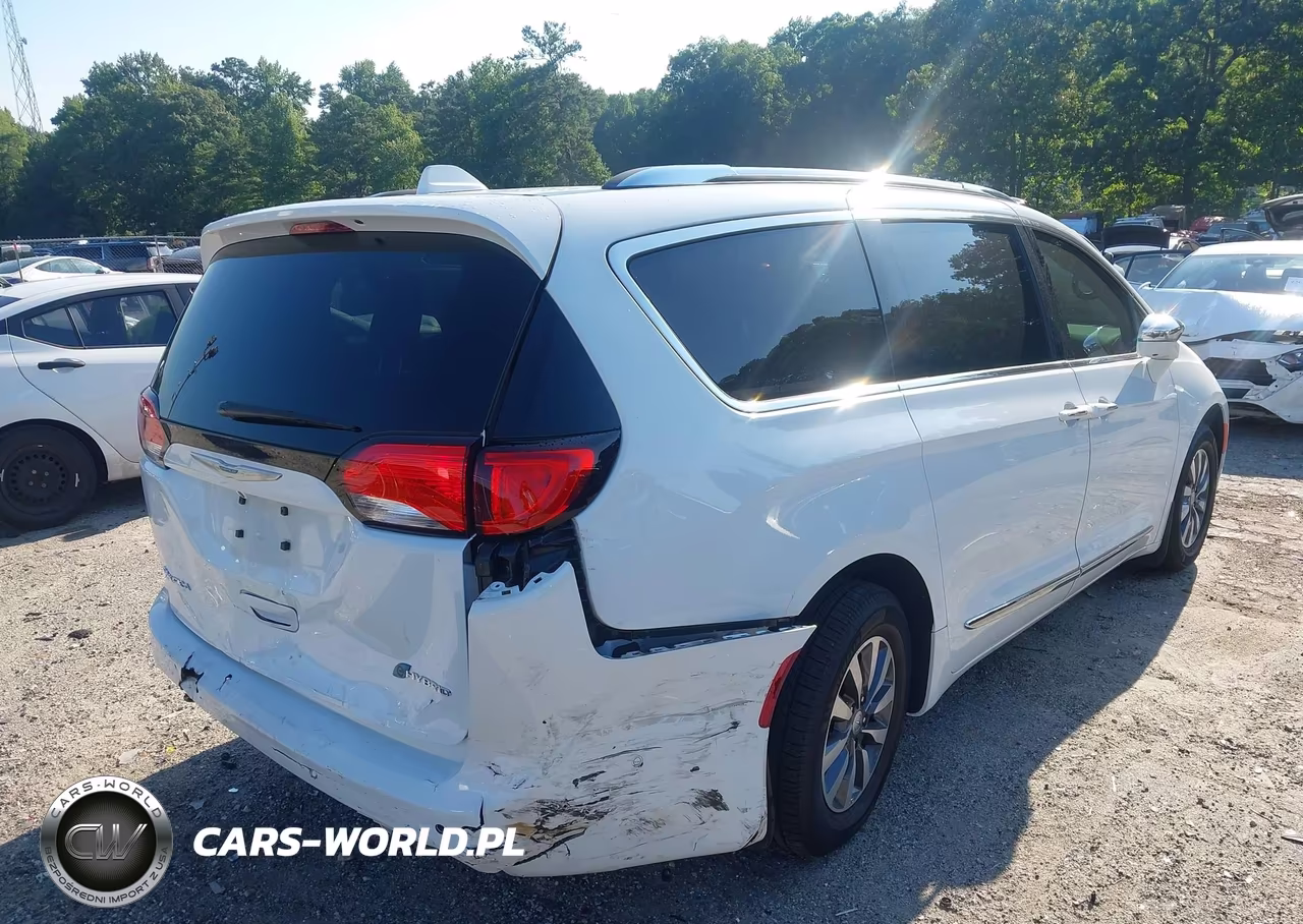 2020 Chrysler Pacifica Hybrid Limited VIN:2C4RC1N70LR127447 - 6