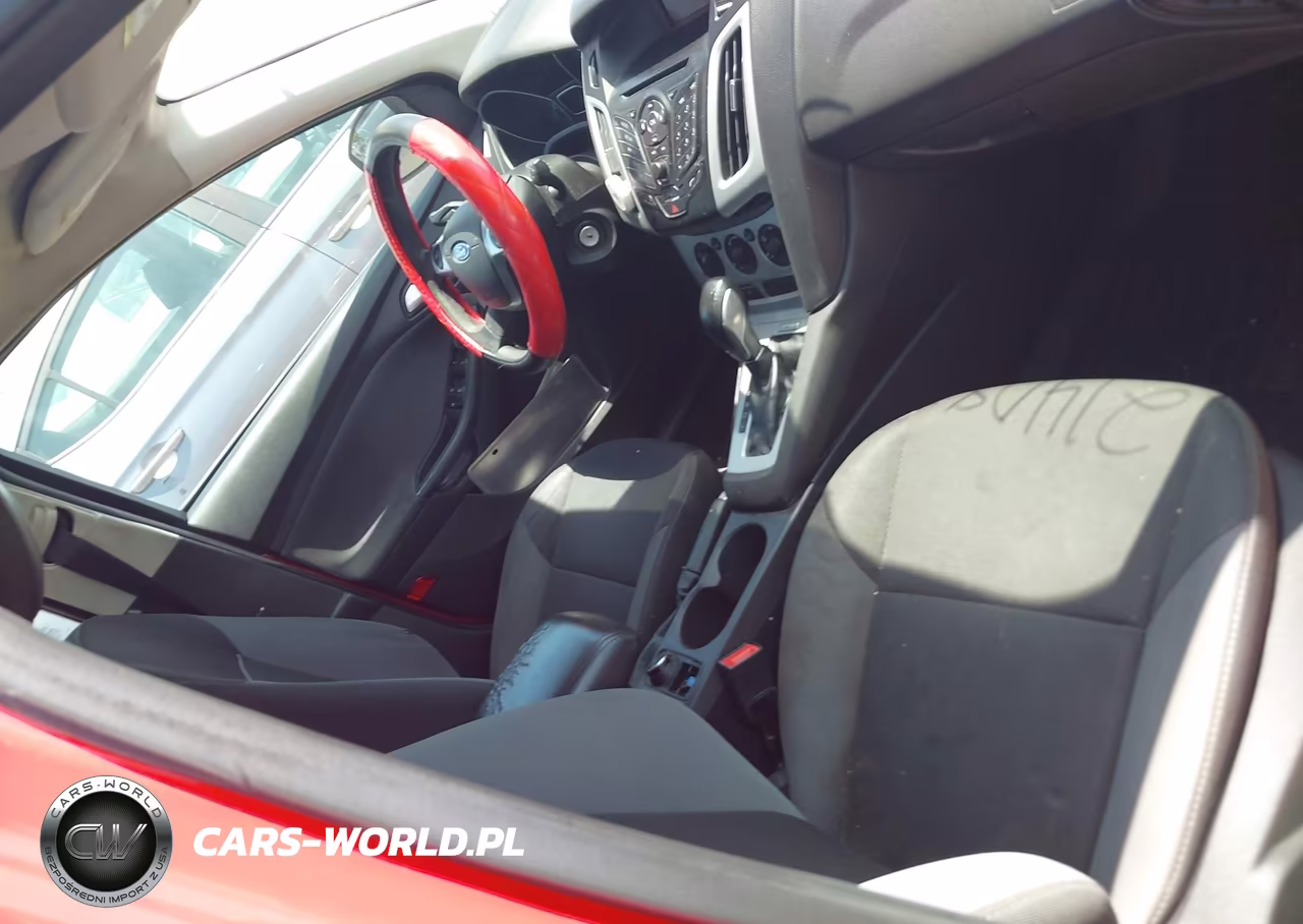 2014 Ford Focus Se VIN:1FADP3F29EL214083 - 5