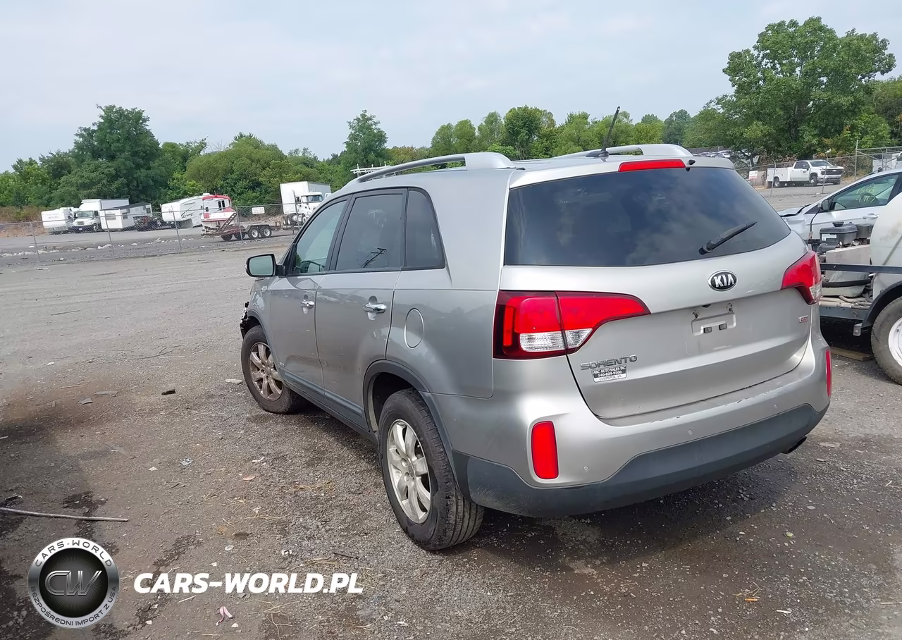 2014 Kia Sorento Lx V6 VIN:5XYKTDA76EG545897 - 3
