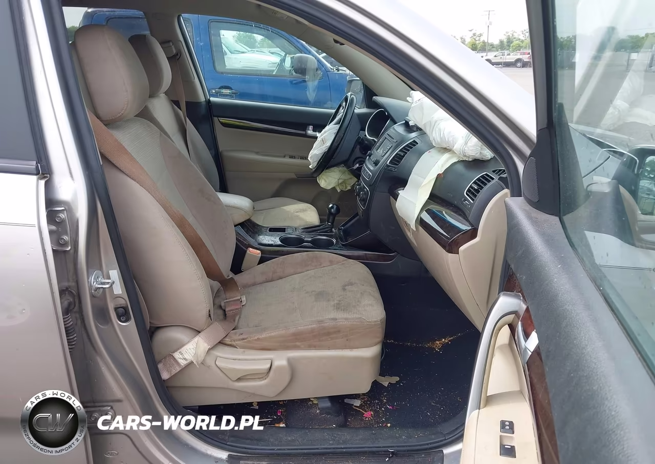 2014 Kia Sorento Lx V6 VIN:5XYKTDA76EG545897 - 5