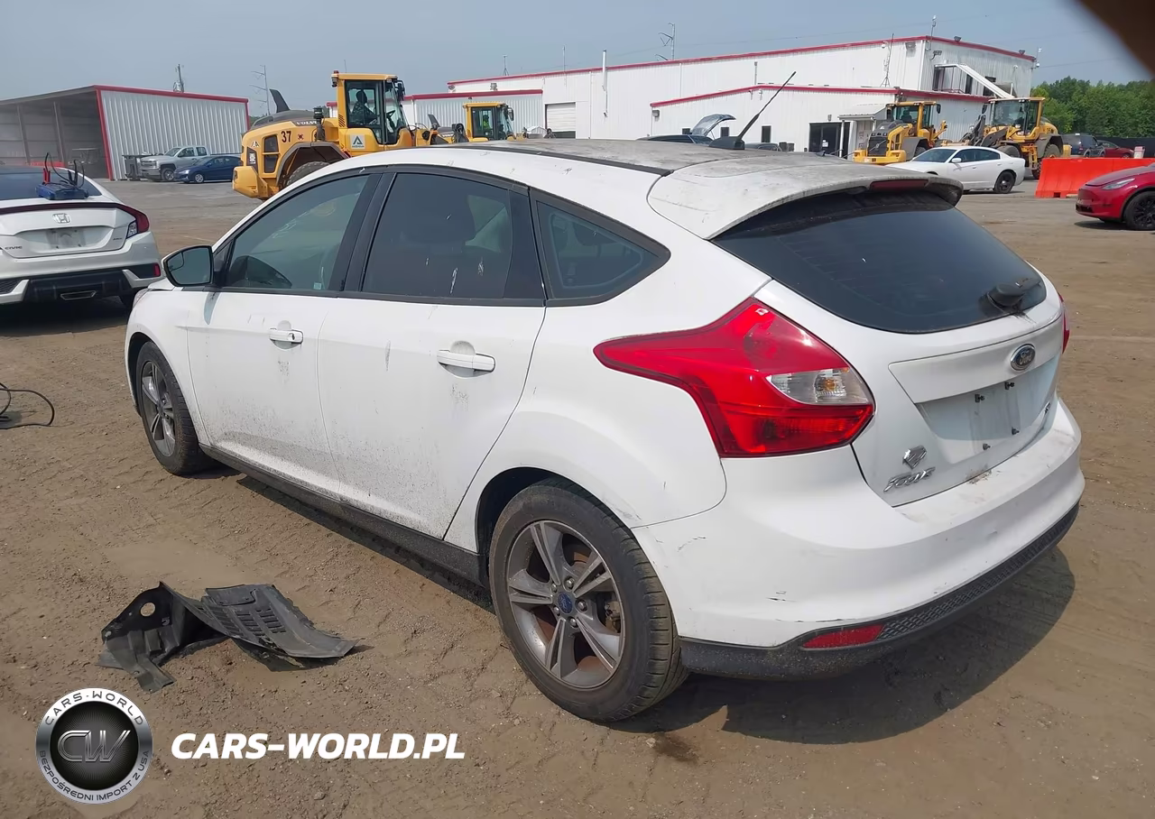 2014 Ford Focus Se VIN:1FADP3K28EL374669 - 3