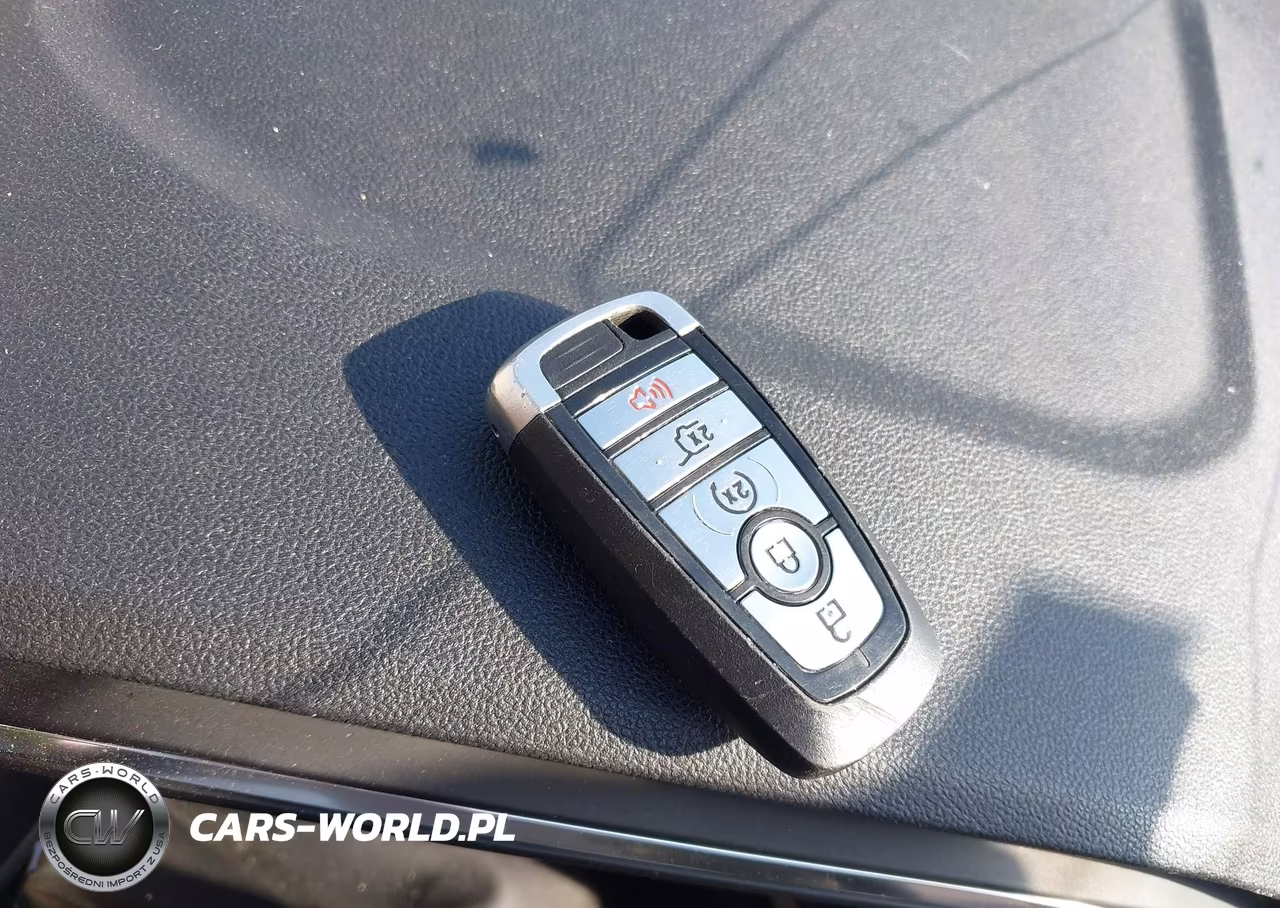2020 Ford Escape Titanium VIN:1FMCU9J98LUA11050 - 11