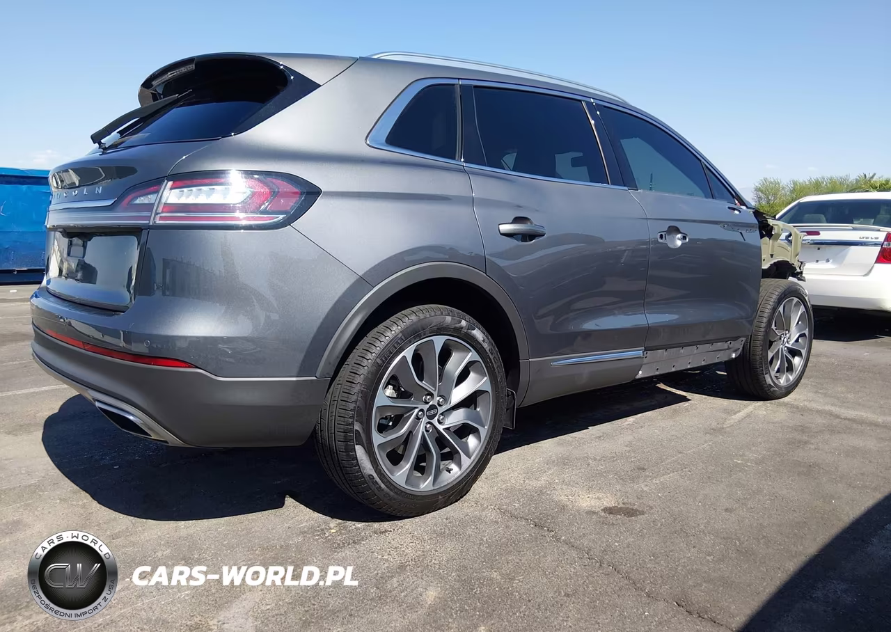 2023 Lincoln Nautilus Reserve VIN:2LMPJ8KP2PBL21521 - 4