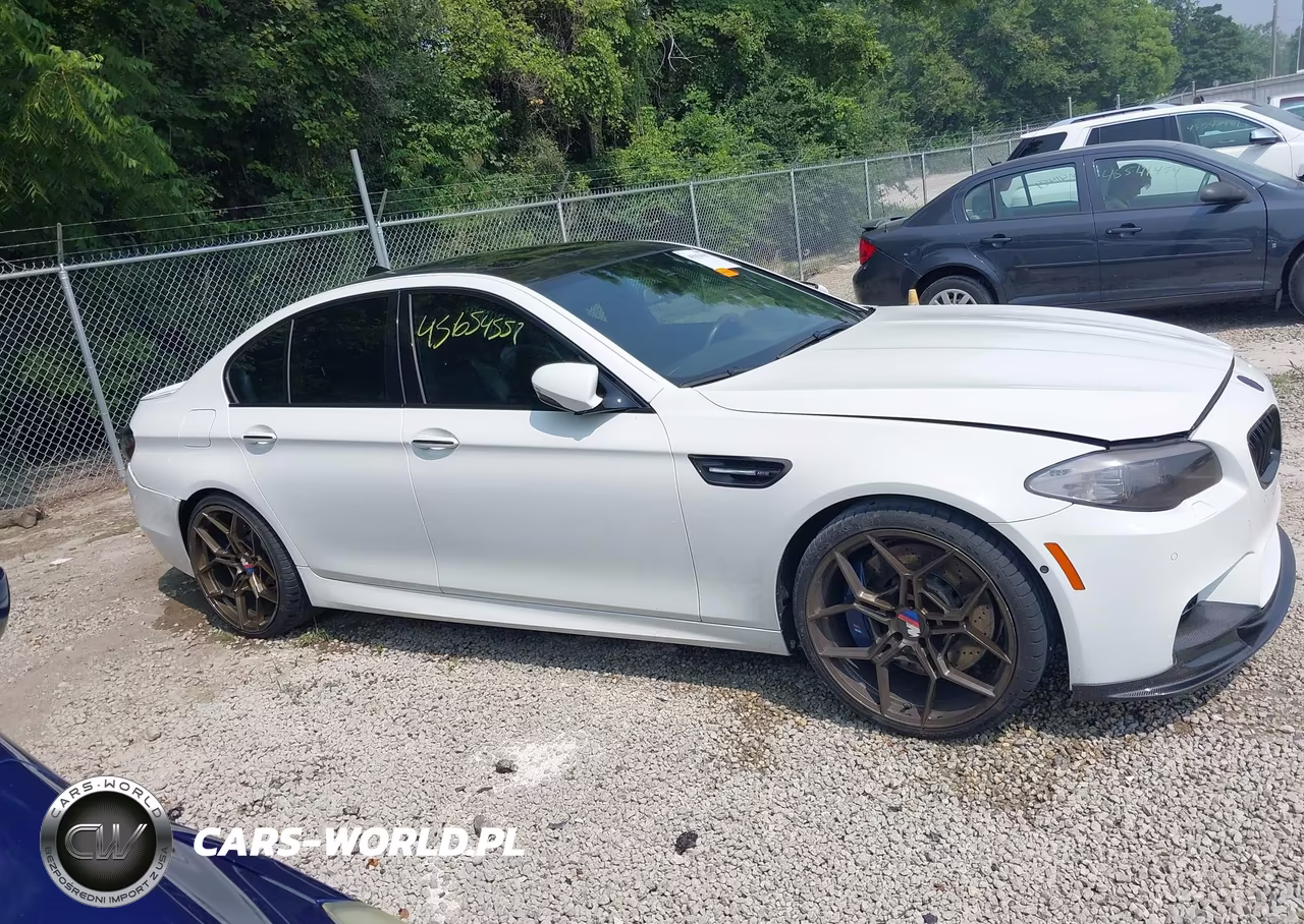 2013 BMW M5 VIN:WBSFV9C56DC773169 - 13