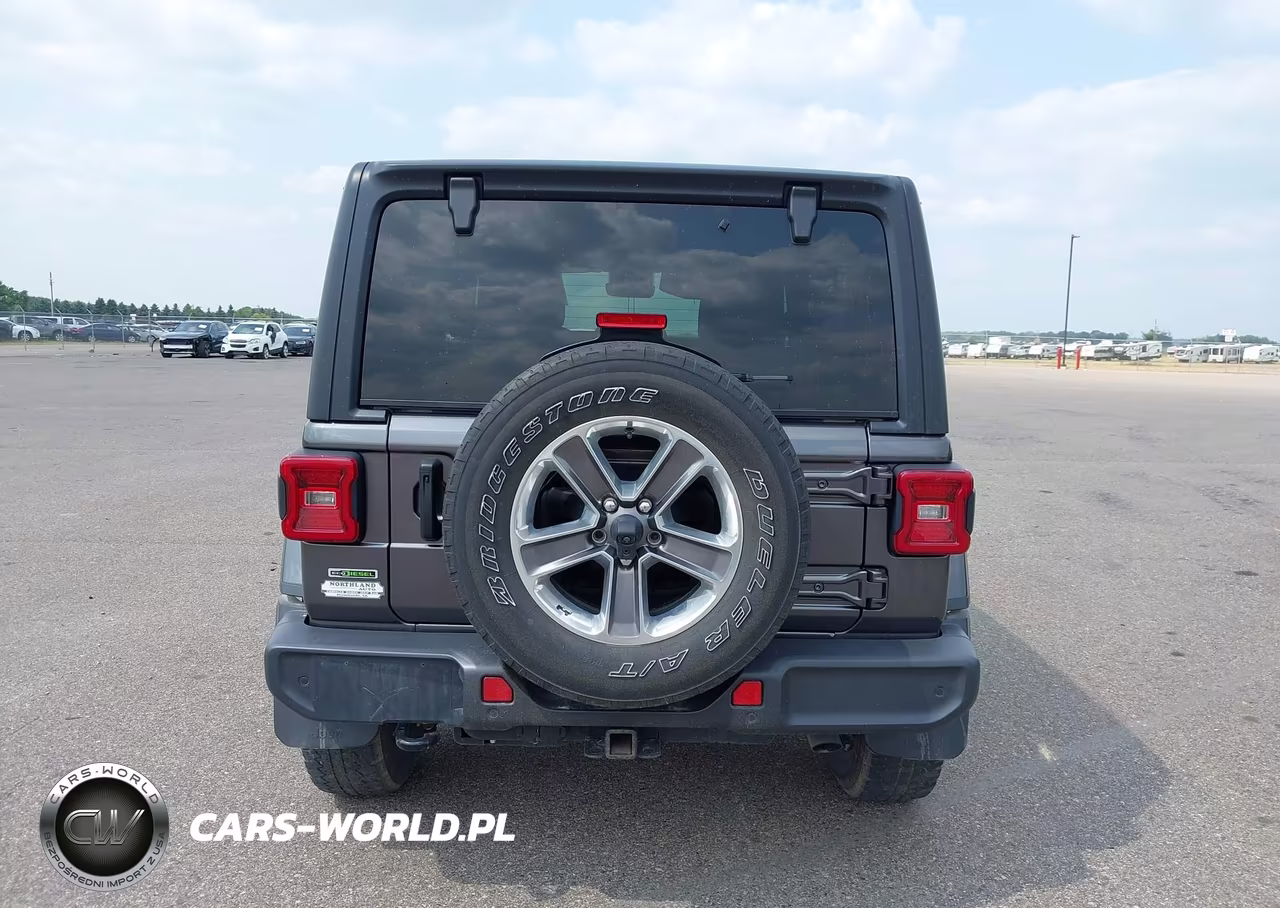 2020 Jeep Wrangler Unlimited Sahara 4X4 VIN:1C4HJXEM8LW324562 - 16