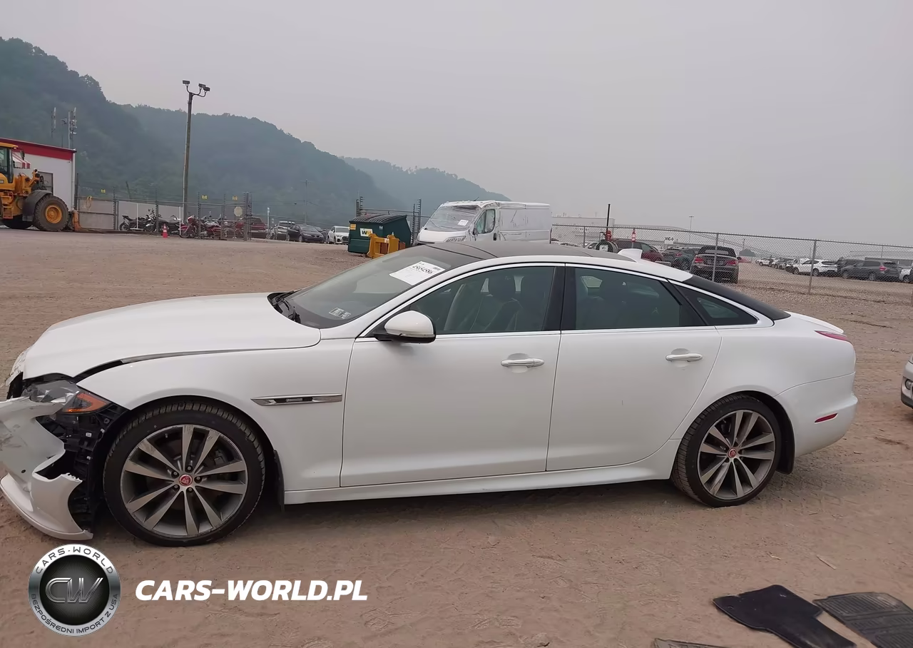 2017 Jaguar Xj R-Sport VIN:SAJWJ1CD6H8W05179 - 14