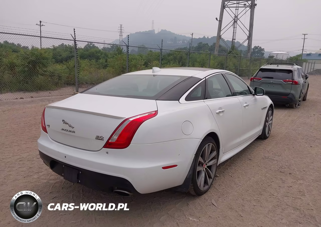2017 Jaguar Xj R-Sport VIN:SAJWJ1CD6H8W05179 - 4
