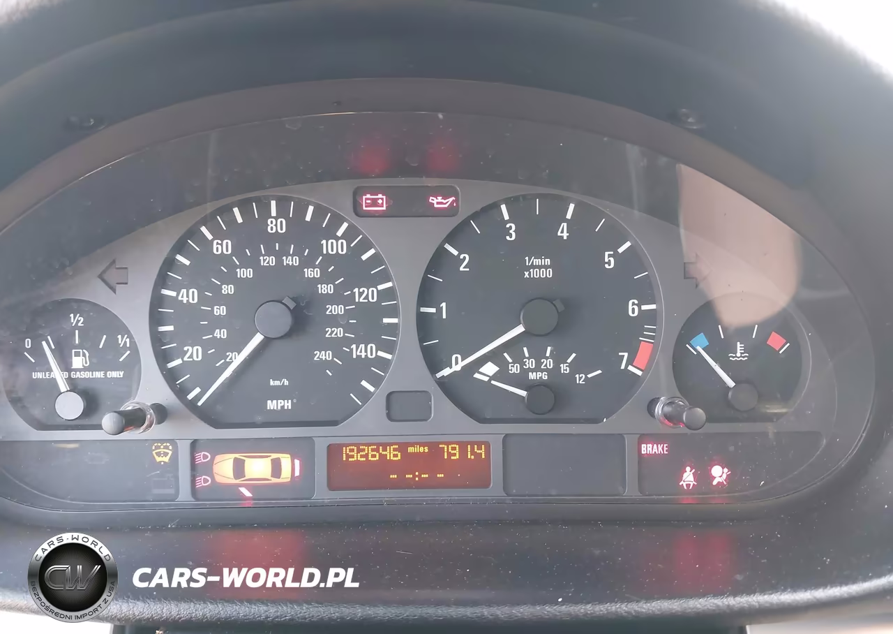 2004 BMW 325Xi VIN:WBAEU33454PF62175 - 7