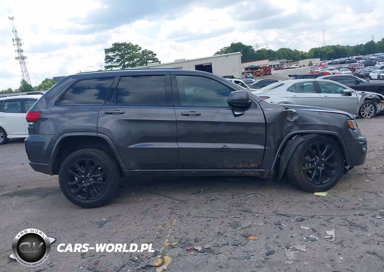 2019 Jeep Grand Cherokee Altitude 4X2 VIN:1C4RJEAG0KC597097 - 13