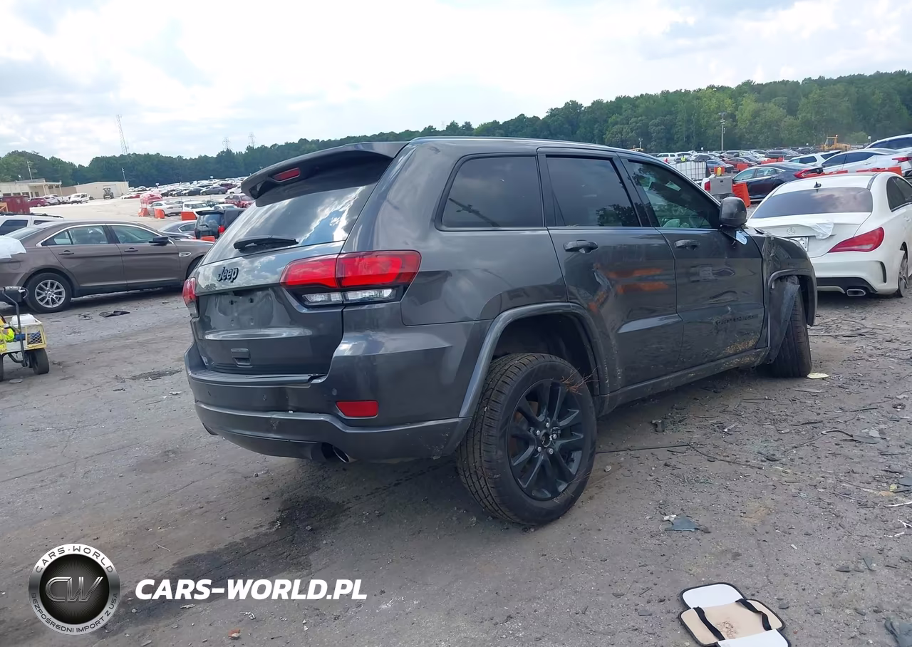 2019 Jeep Grand Cherokee Altitude 4X2 VIN:1C4RJEAG0KC597097 - 4